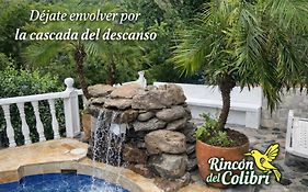 Rincón del colibrí/casa campestre/piscina/la vega